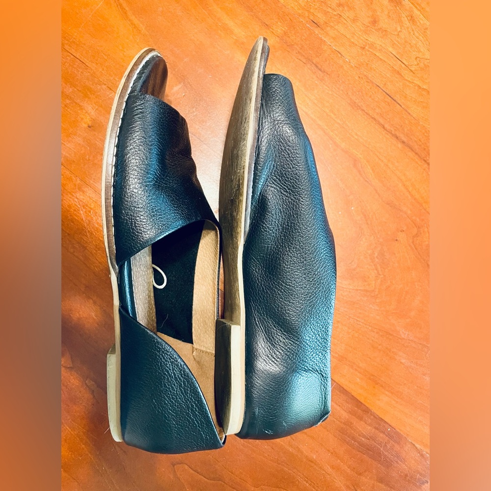 Anthropologie Black Flat Eclectic Sandals (7 1/2)